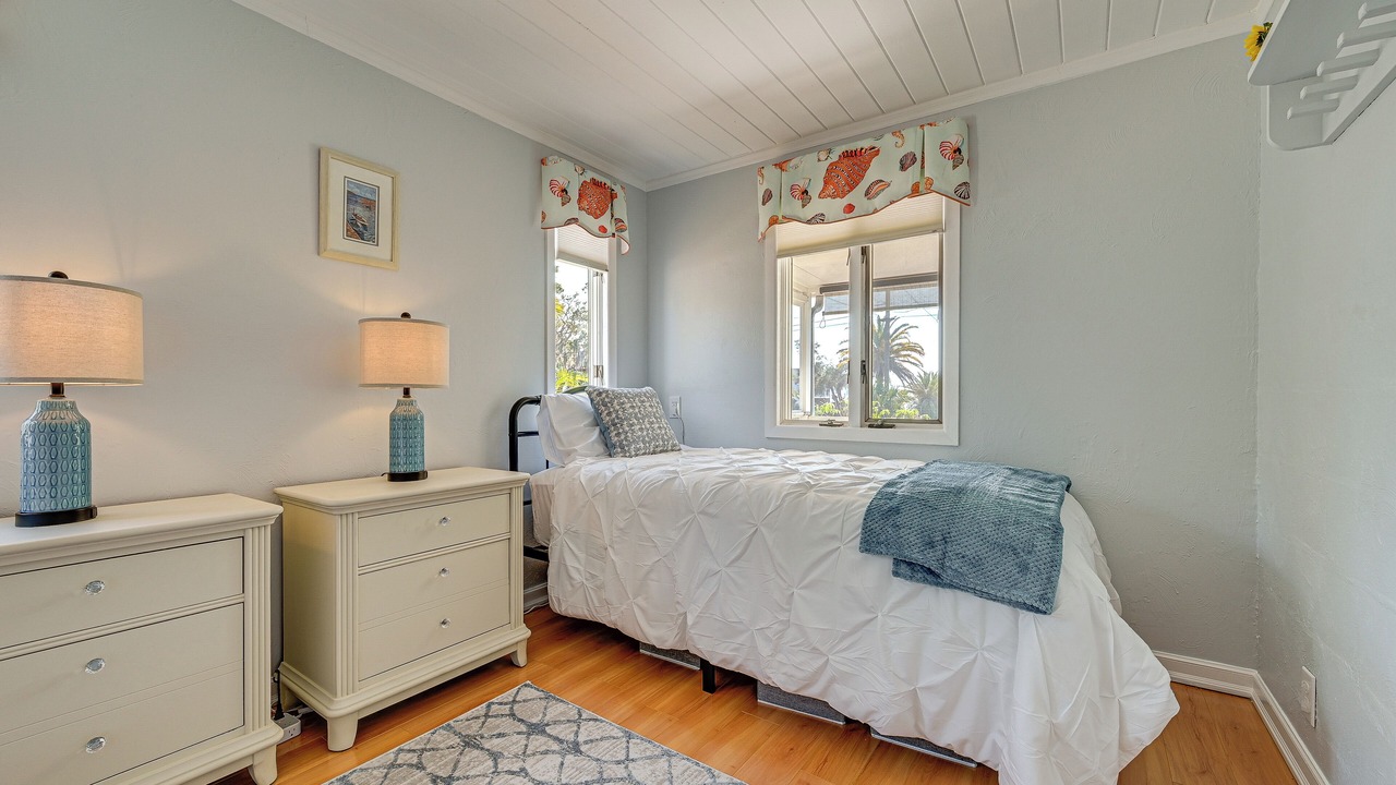 Photo of Bedroom in Crystal Beach