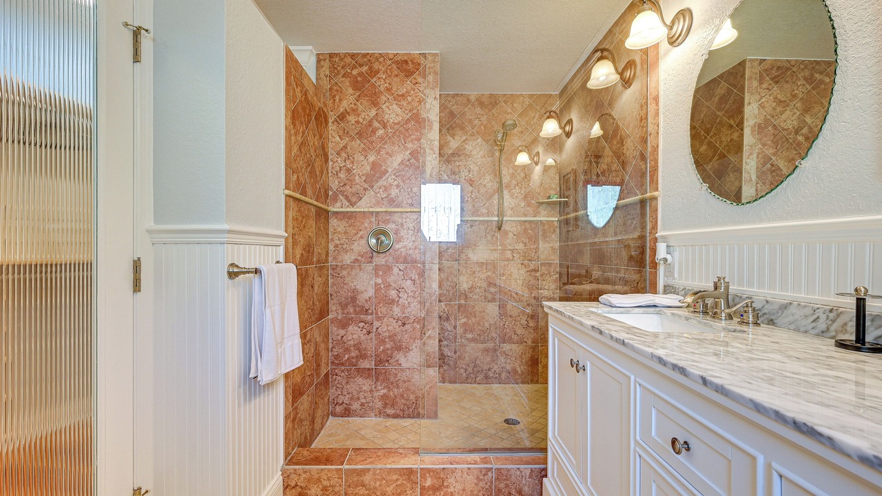 Photo of Bathroom in Crystal Beach