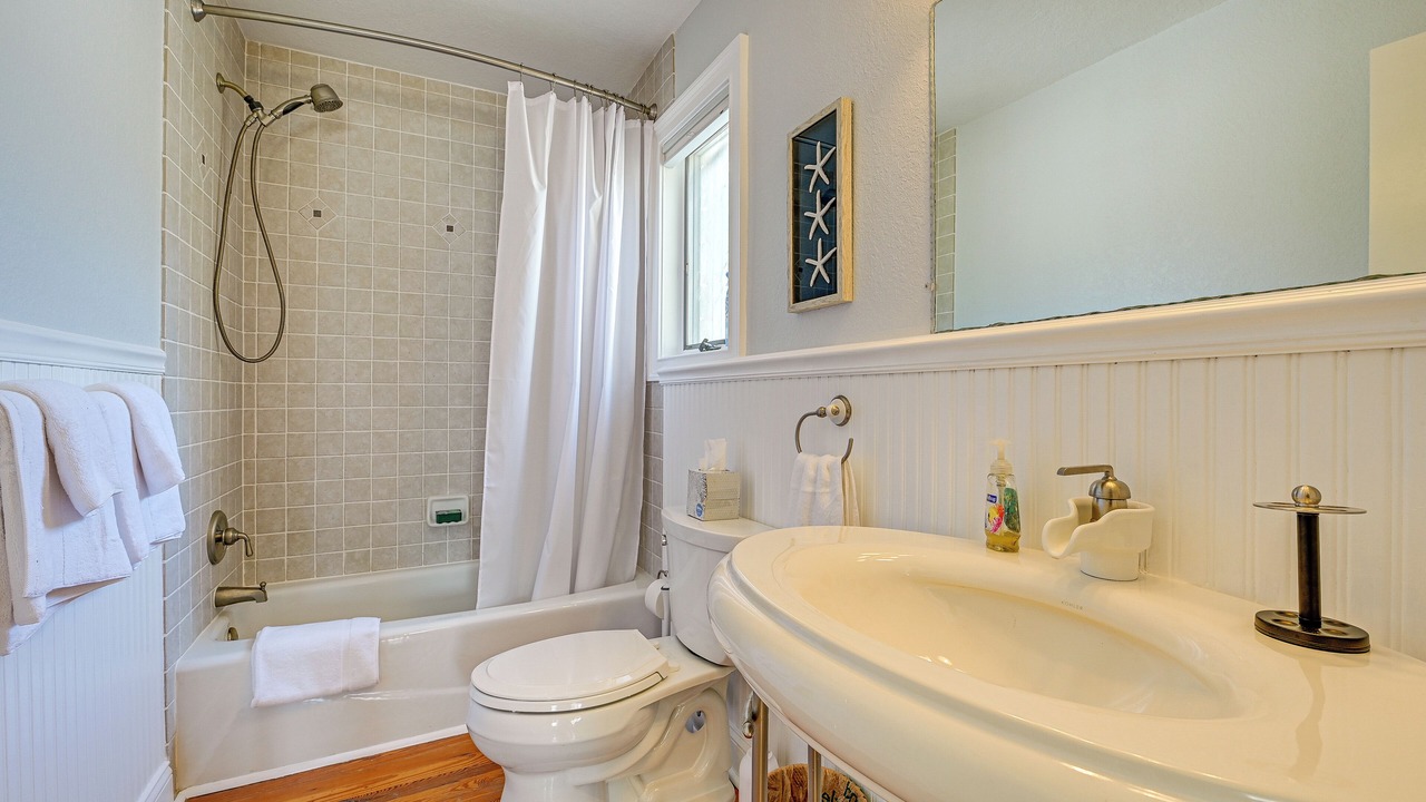 Photo of Bathroom in Crystal Beach