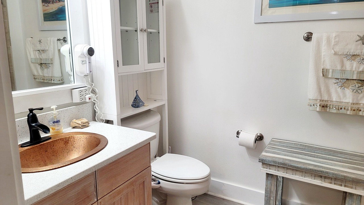 Photo of Bathroom in Baytowne Wharf