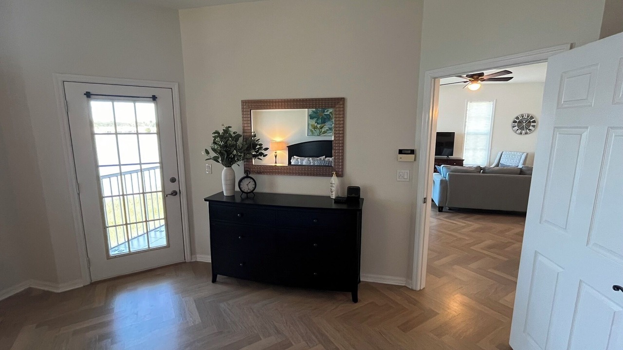Photo of Livingroom in Crown Pointe