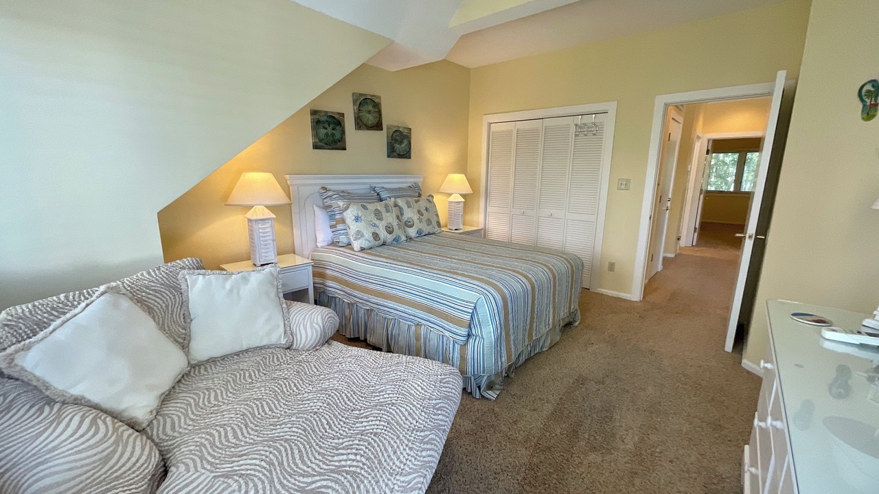 Photo of Bedroom in Arcadian Shores