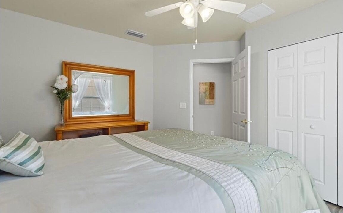 Photo of Bedroom in Botanica Lakes