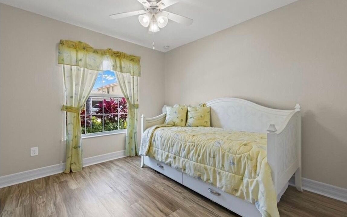 Photo of Bedroom in Botanica Lakes