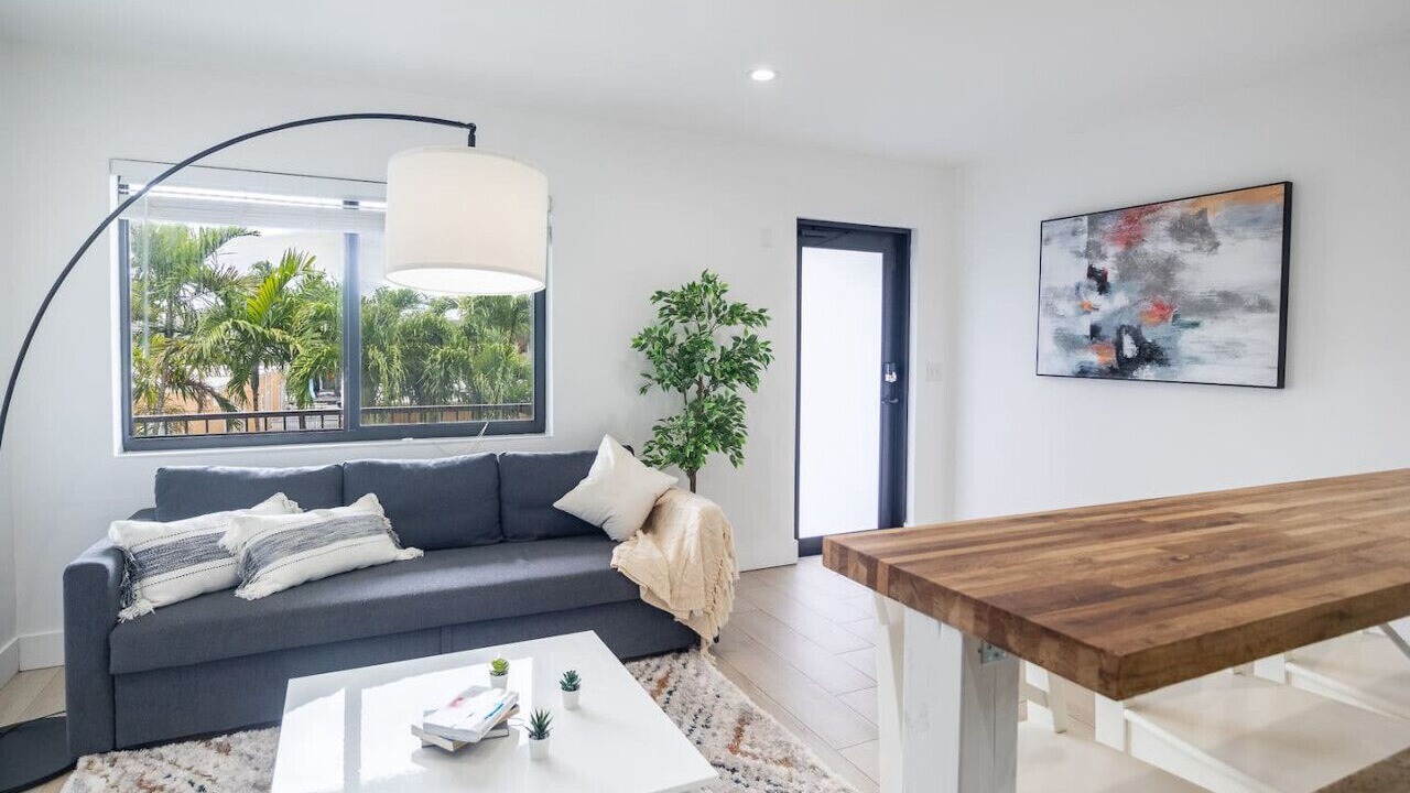 Photo of Livingroom in Bay Harbor Islands