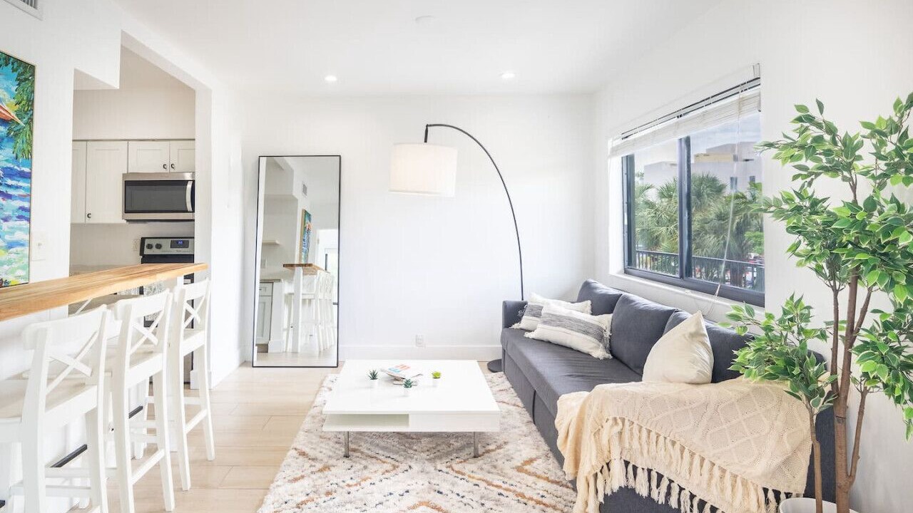 Photo of Livingroom in Bay Harbor Islands
