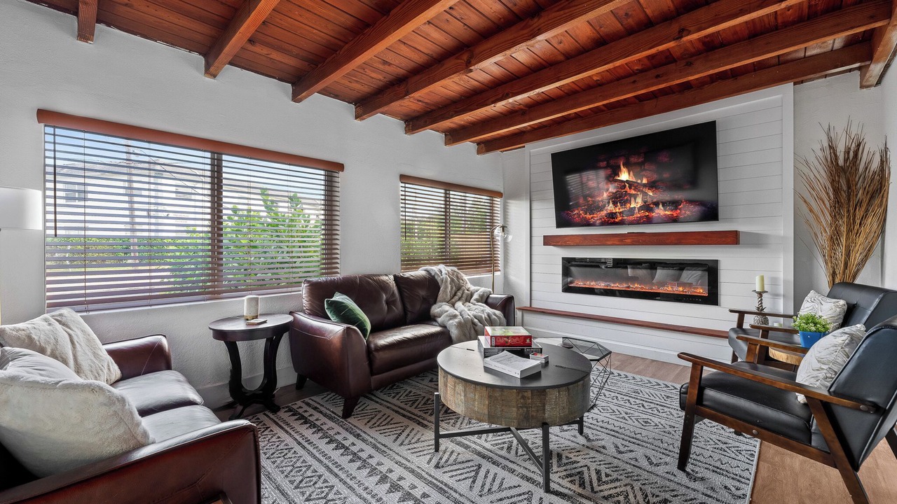 Photo of Livingroom in Oakland Park