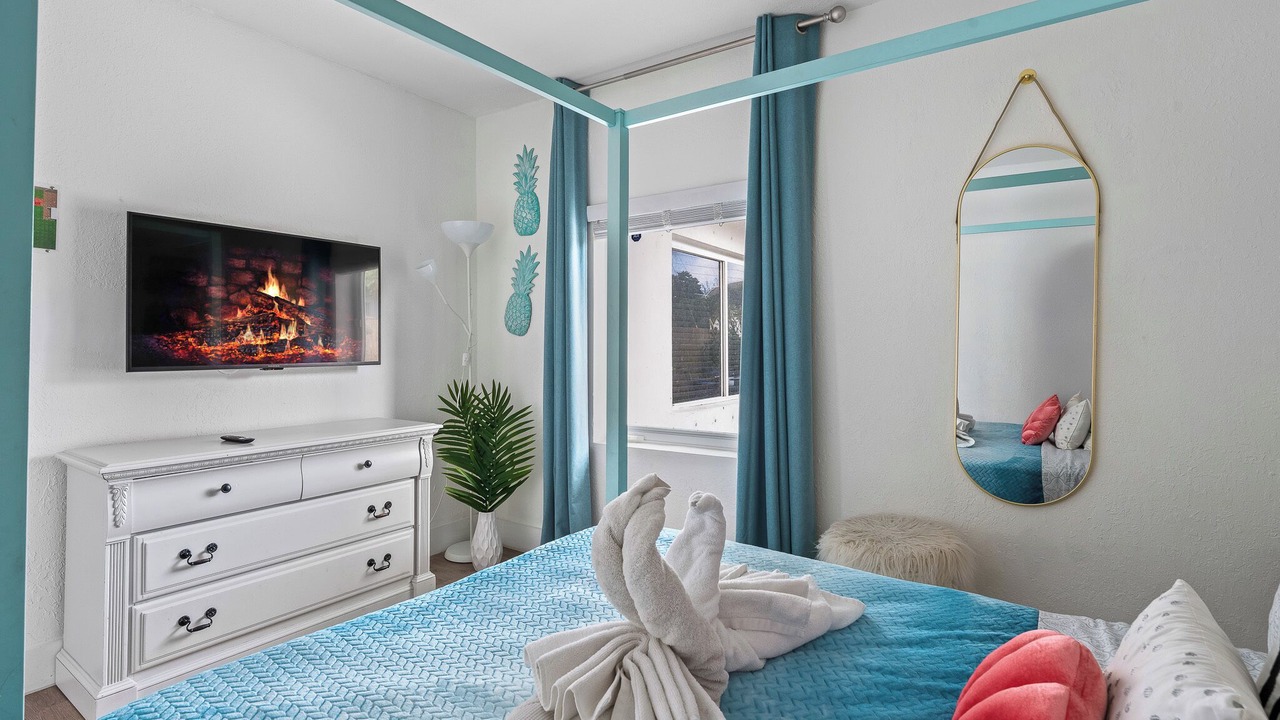 Photo of Bedroom in Oakland Park