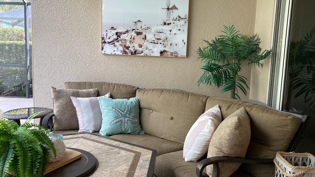 Photo of Livingroom in Pelican Preserve
