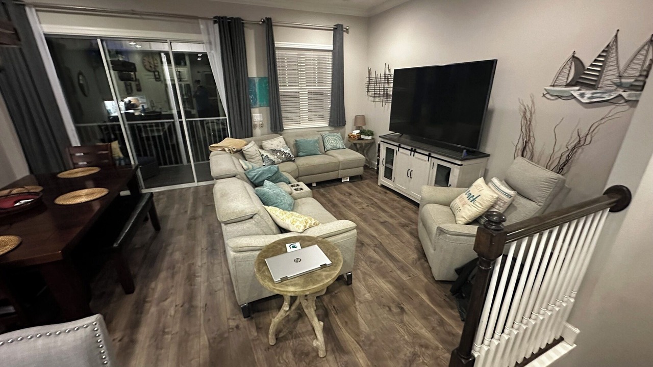 Photo of Livingroom in Pinellas Point