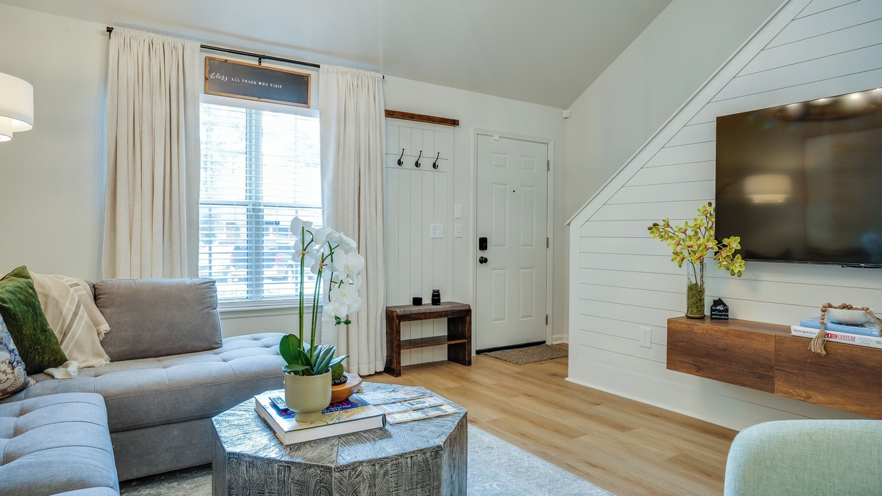 Photo of Livingroom in Tallahassee