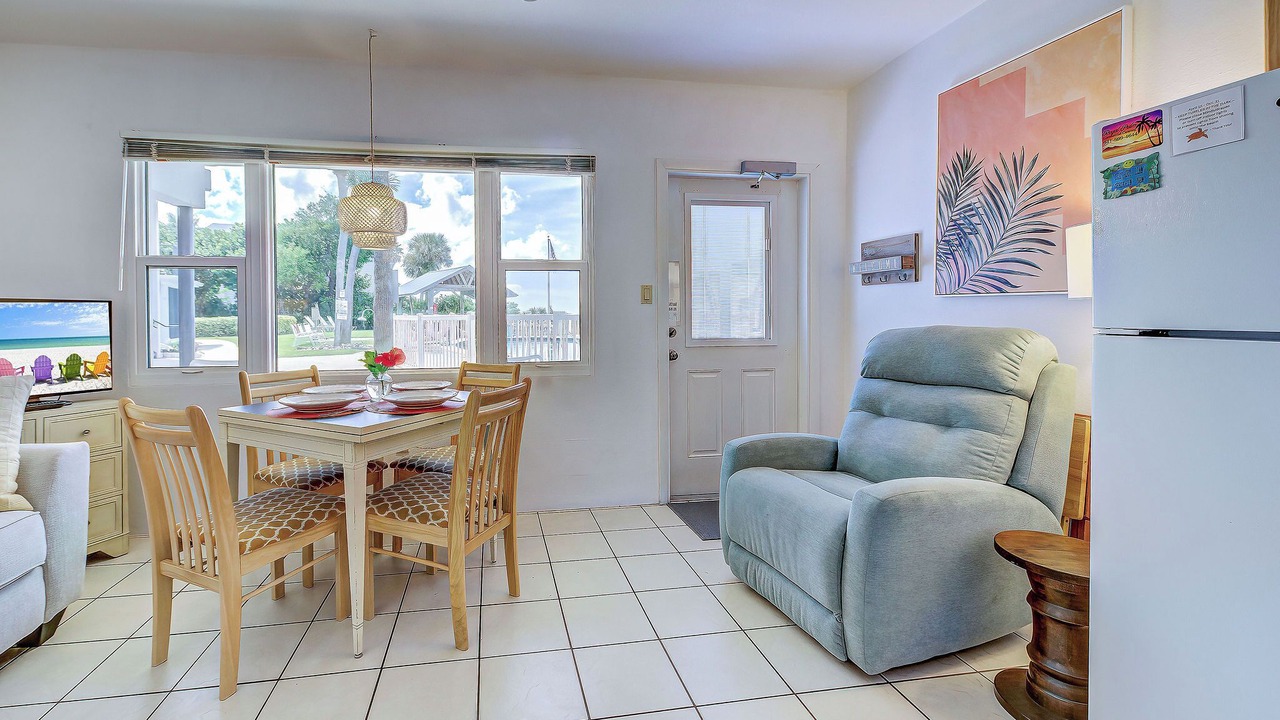 Photo of Bedroom in Golden Beach