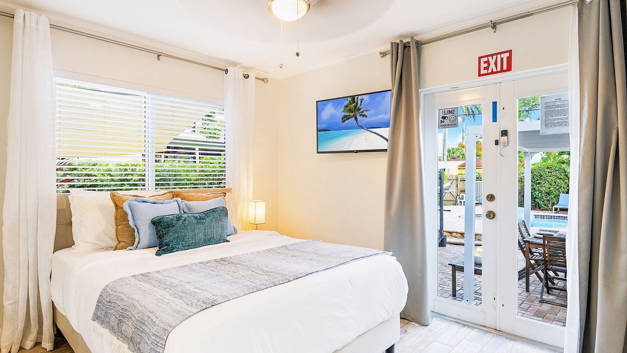 Photo of Bedroom in South Lake