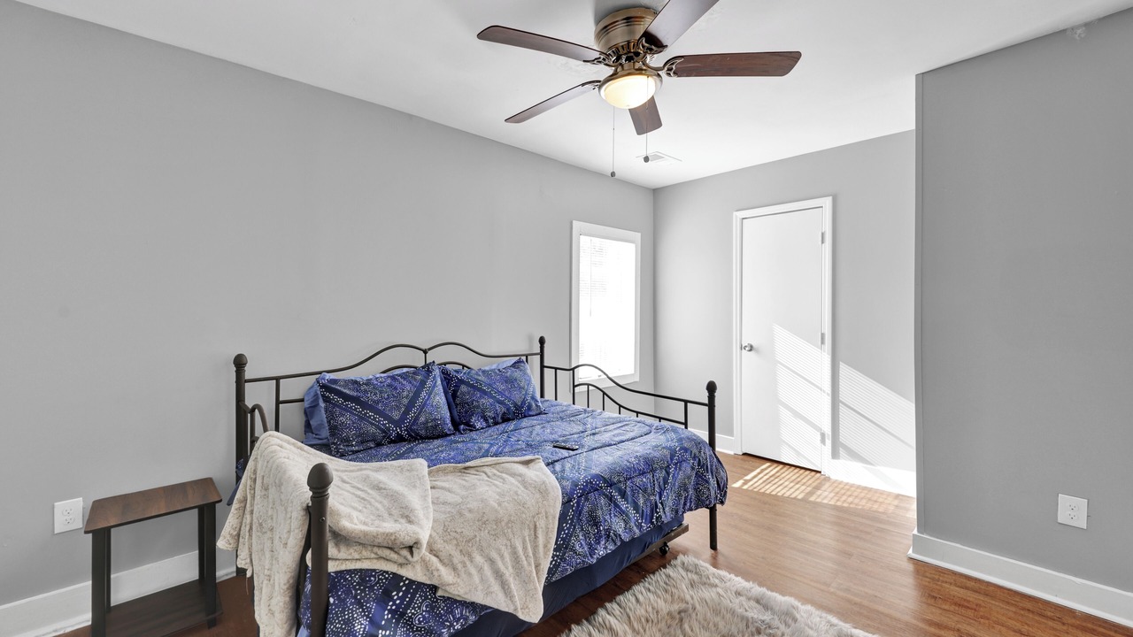 Photo of Bedroom in Crestline Heights