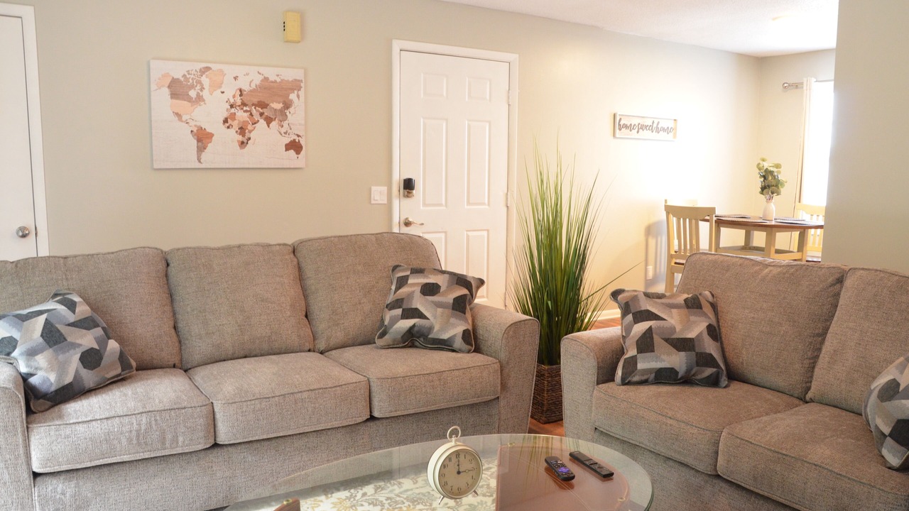 Photo of Livingroom in Enterprise