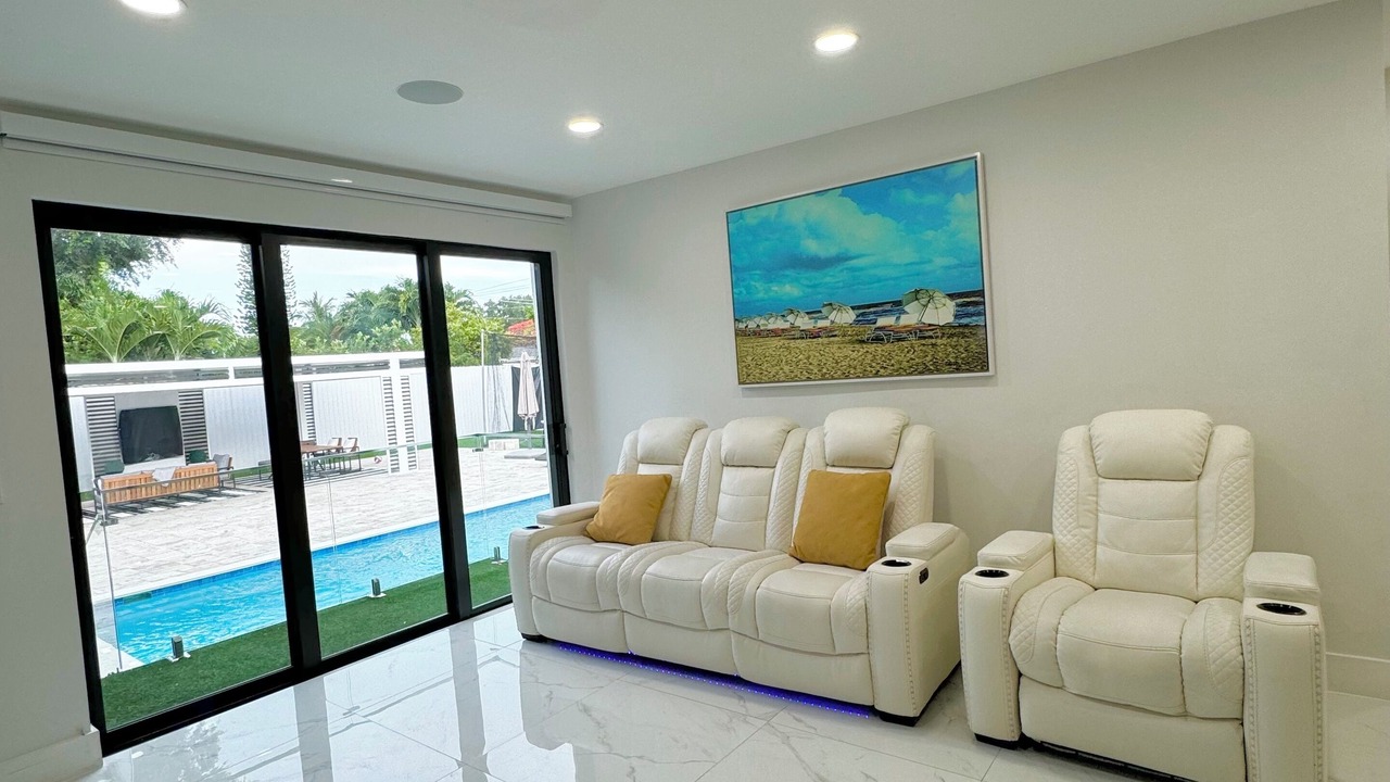 Photo of Livingroom in Coral Terrace