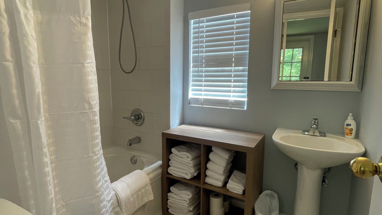 Photo of Bathroom in Eastpoint