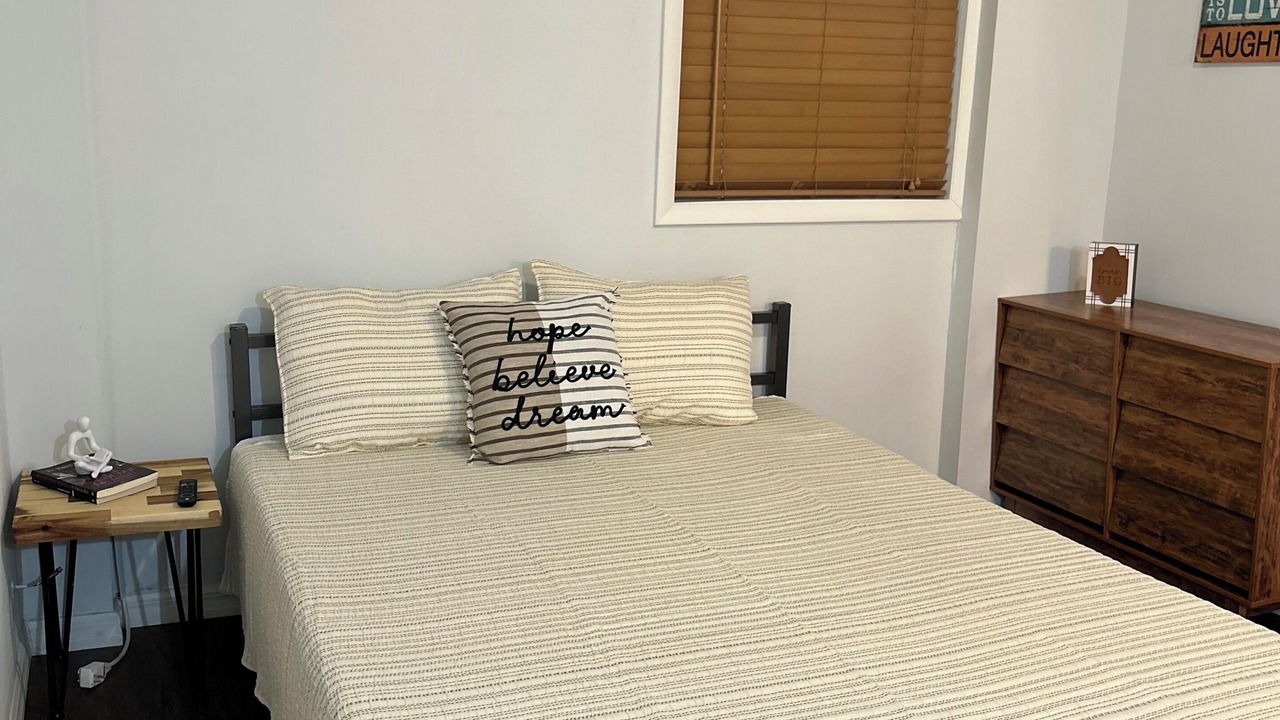 Photo of Bedroom in Rogers Deland