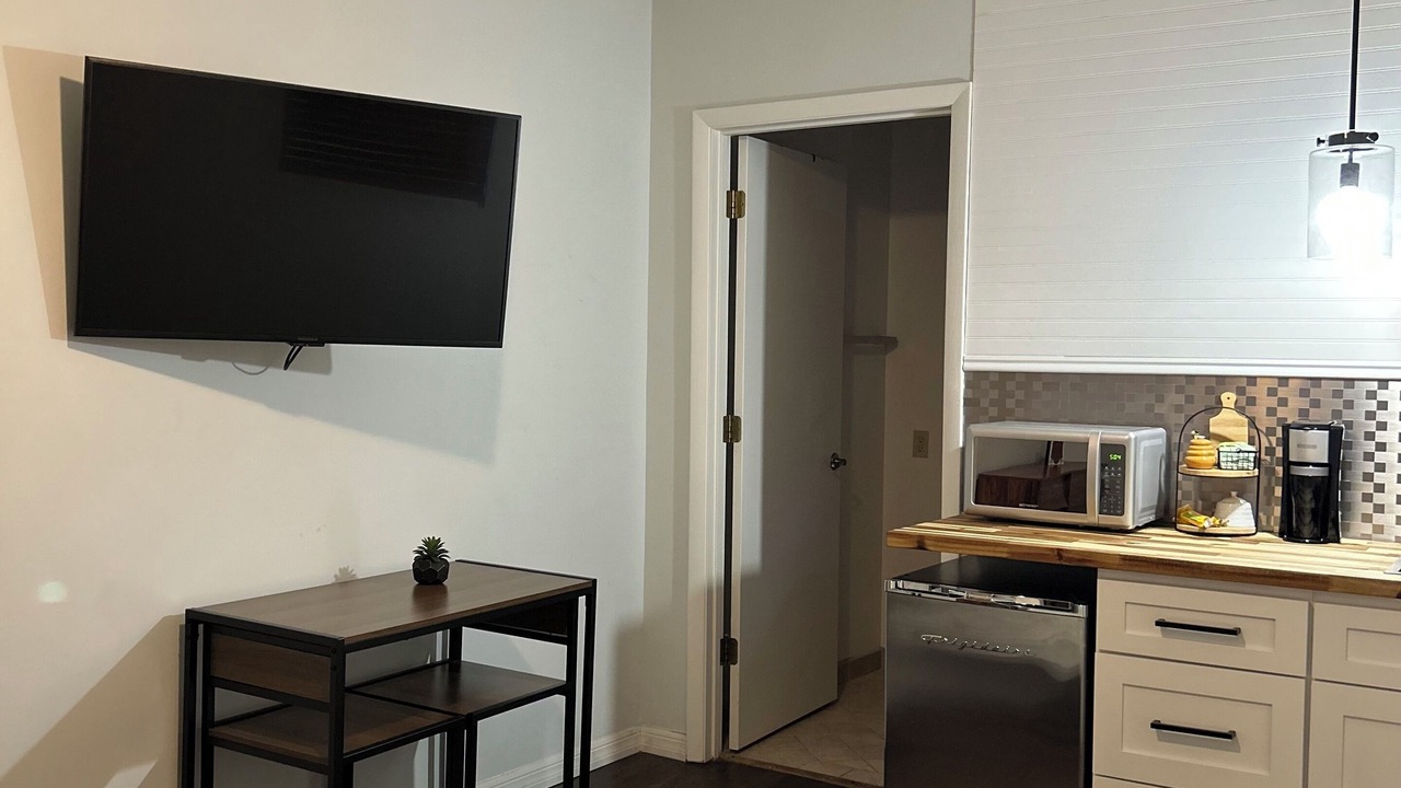 Photo of Bedroom in Rogers Deland