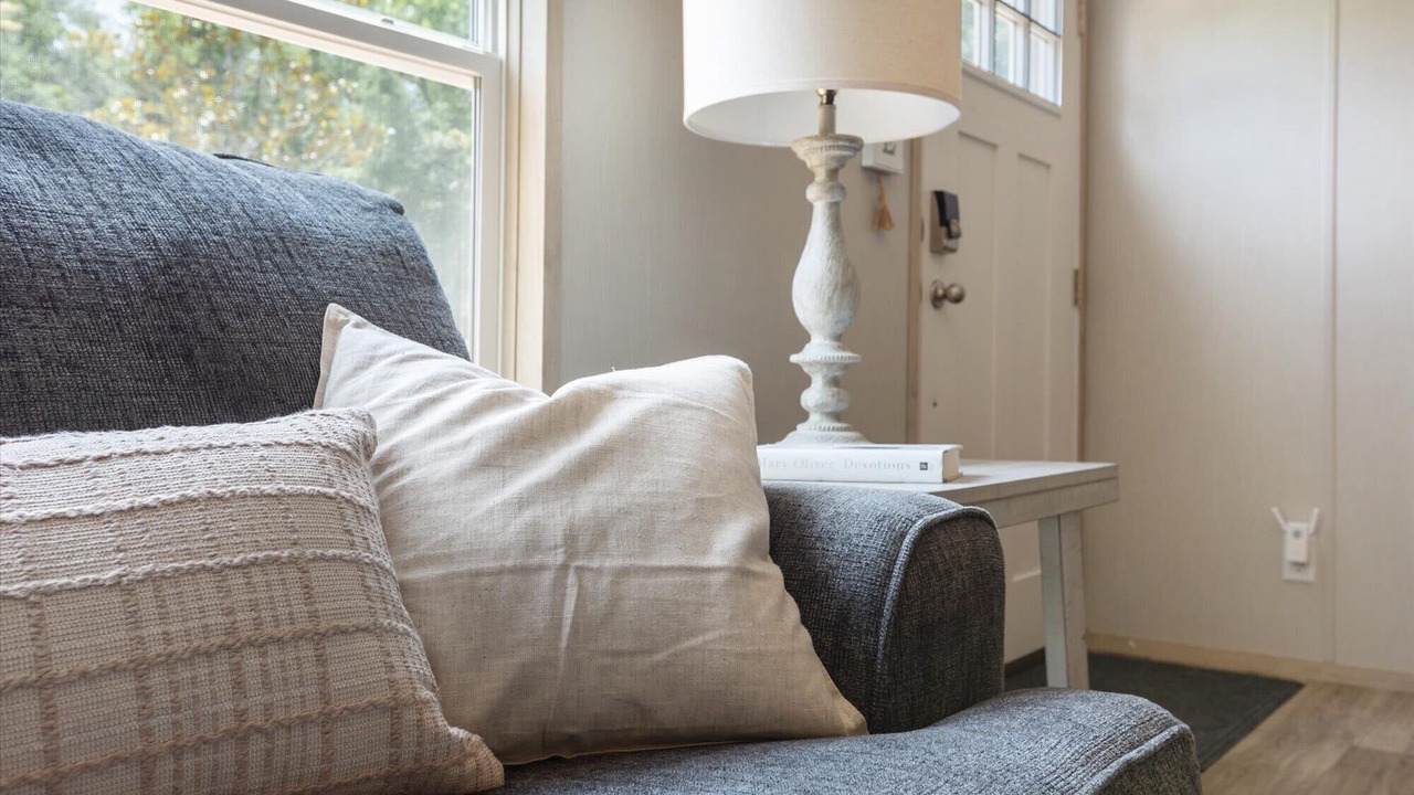 Photo of Livingroom in Lake City