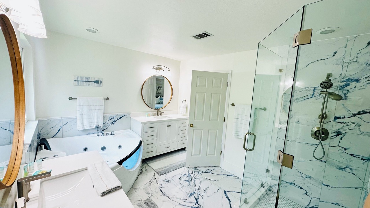 Photo of Bathroom in Avalon Beach Estates