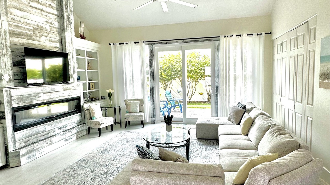 Photo of Livingroom in Avalon Beach Estates