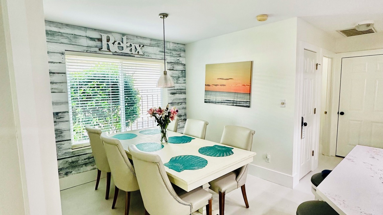 Photo of Others in Avalon Beach Estates