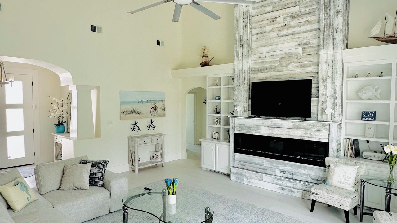 Photo of Livingroom in Avalon Beach Estates