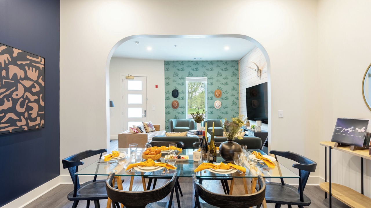 Photo of Livingroom in Lockeland Springs