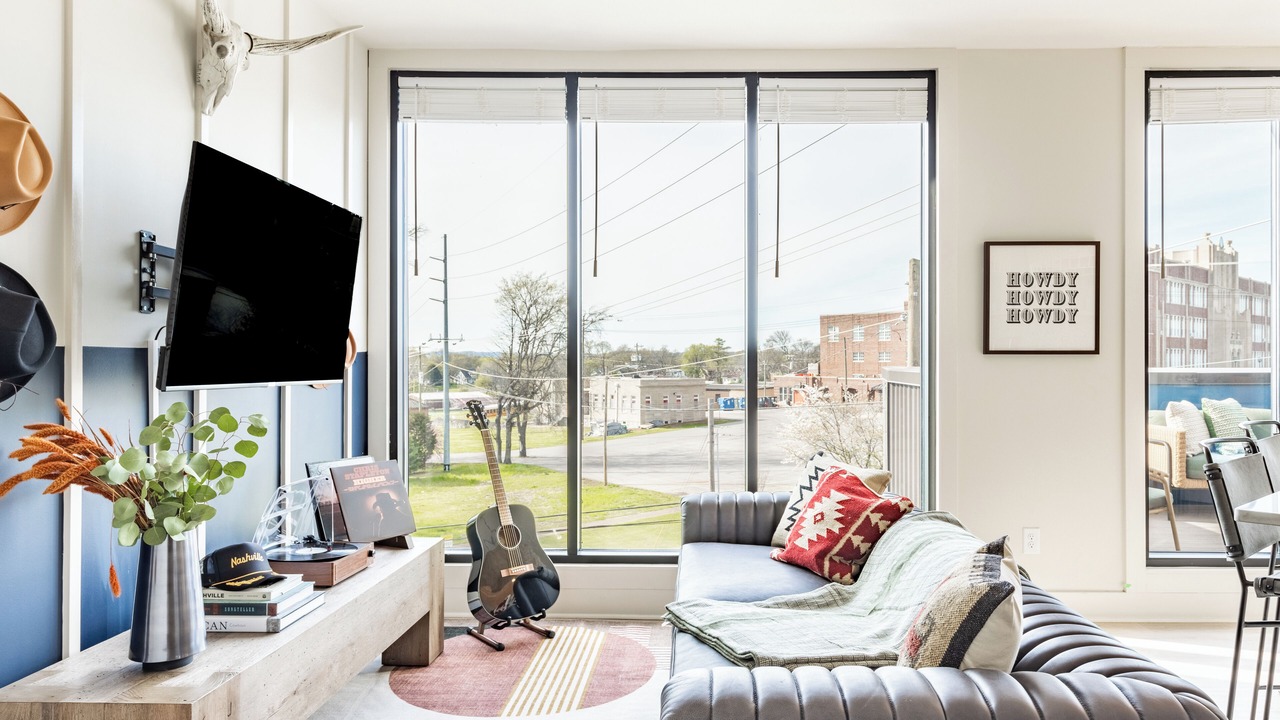 Photo of Livingroom in Lockeland Springs