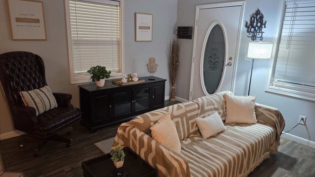 Photo of Livingroom in Watertown