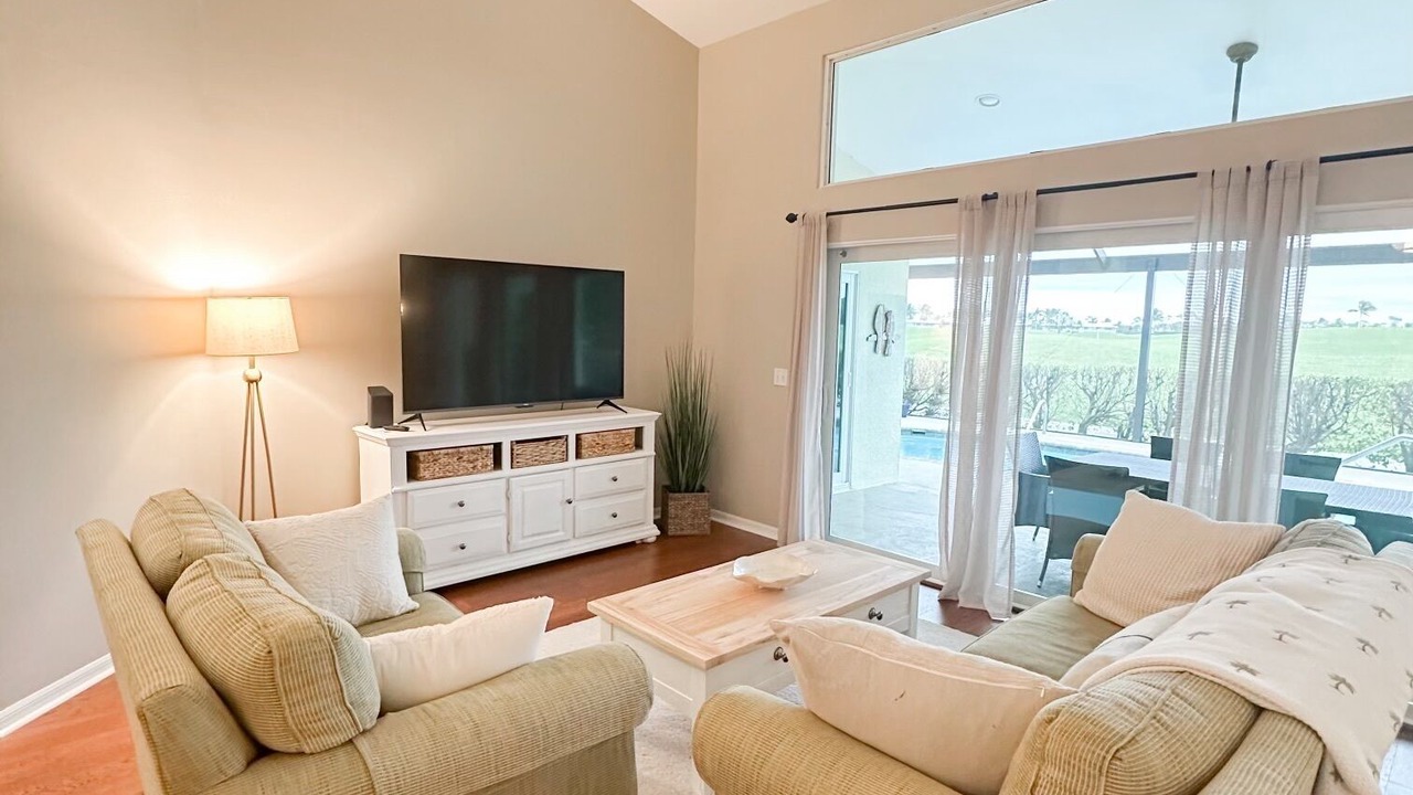 Photo of Livingroom in Falcons Glen