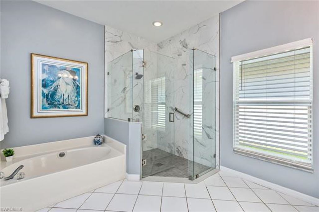 Photo of Bathroom in Falcons Glen