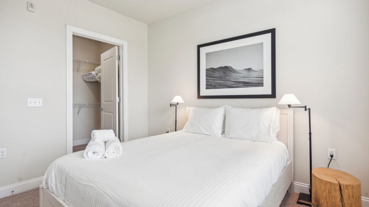 Photo of Bedroom in Florida Center North