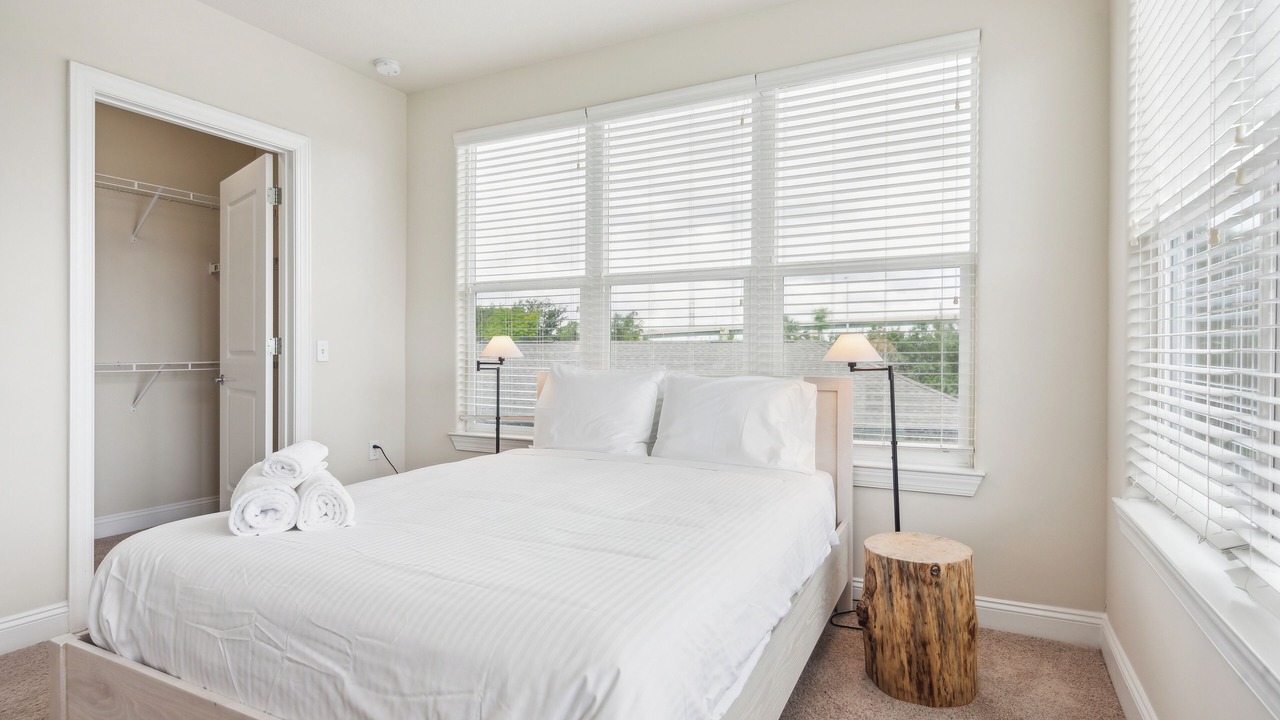Photo of Bedroom in Florida Center North