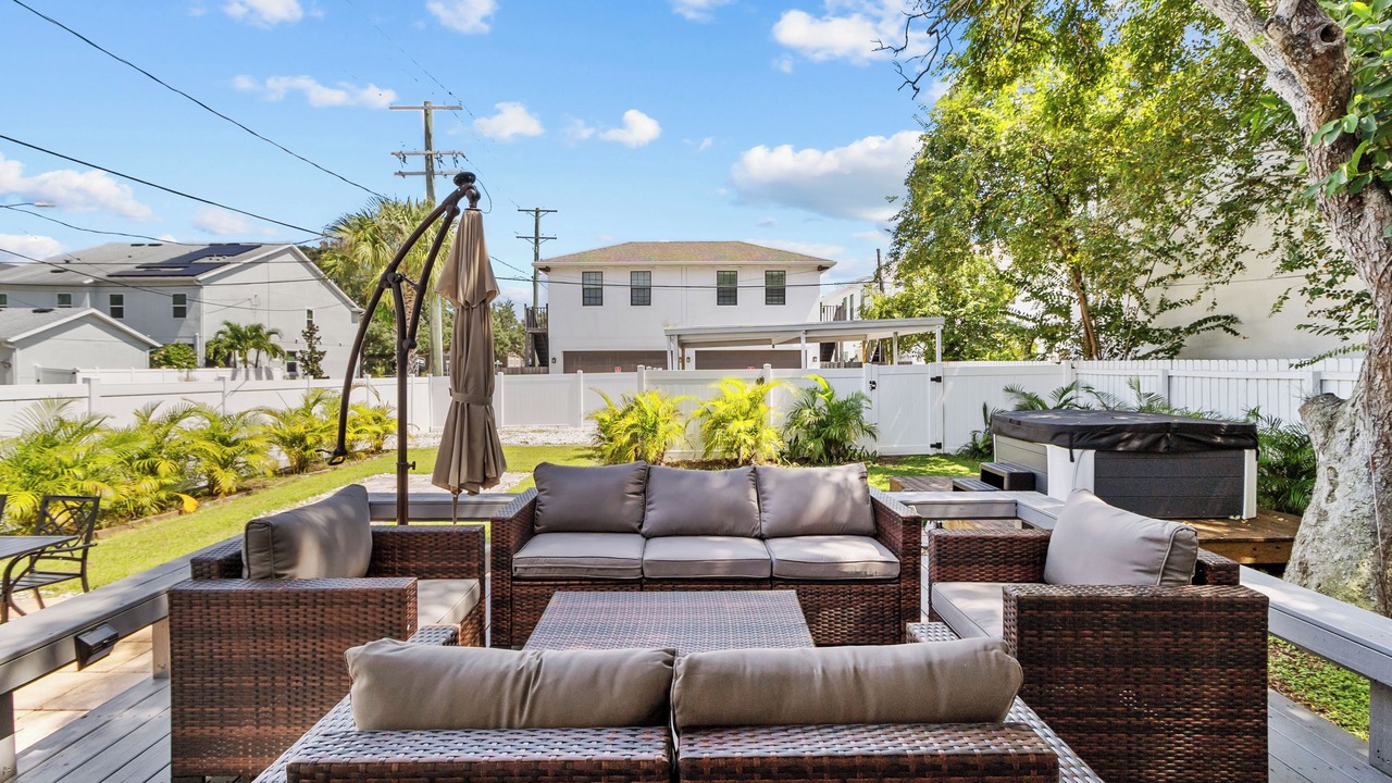 Photo of Patio Balcony in Courier City - Oscawana