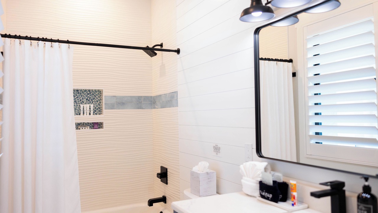 Photo of Bathroom in Cudjoe Gardens