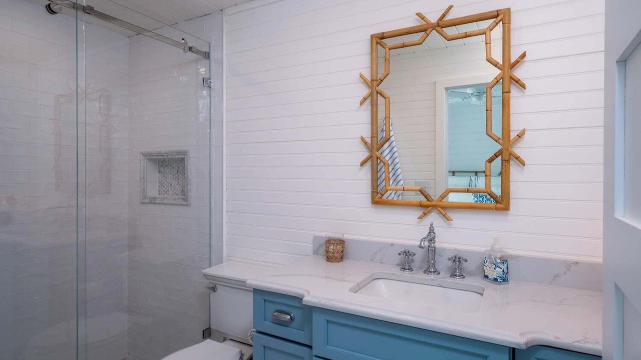 Photo of Bathroom in Venetian Shores
