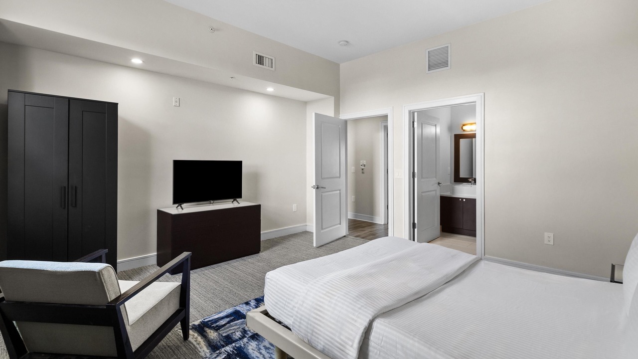 Photo of Bedroom in Ludlam