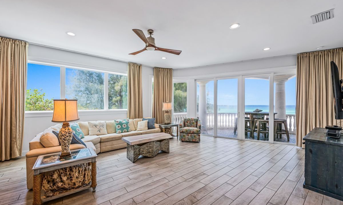 Photo of Livingroom in Bradenton Beach