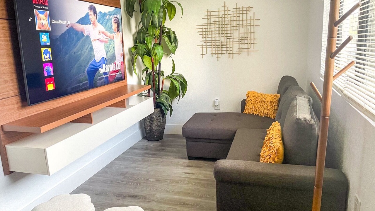 Photo of Livingroom in Edgewood