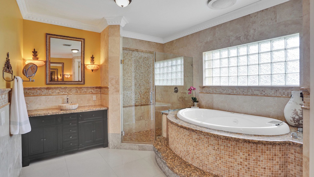 Photo of Bathroom in Southwest Ranches