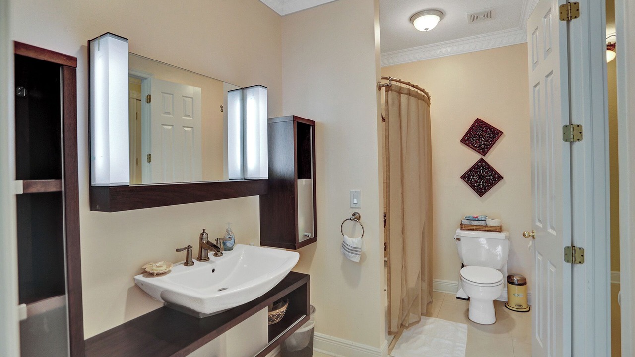 Photo of Bathroom in Southwest Ranches