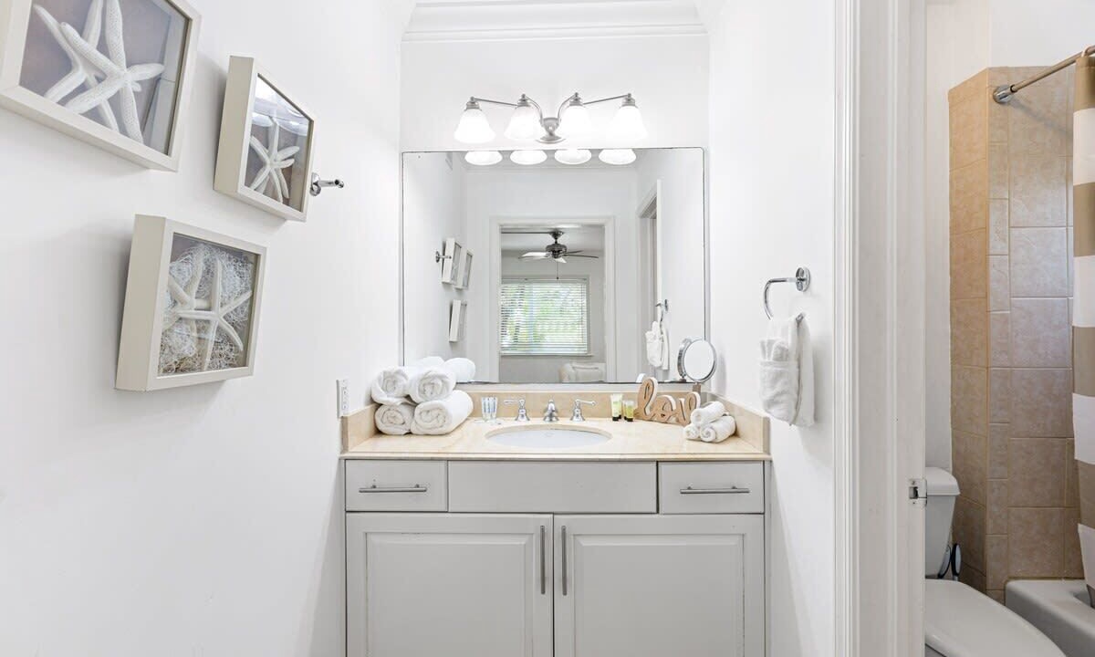 Photo of Bathroom in Hendricks and Venice Isles