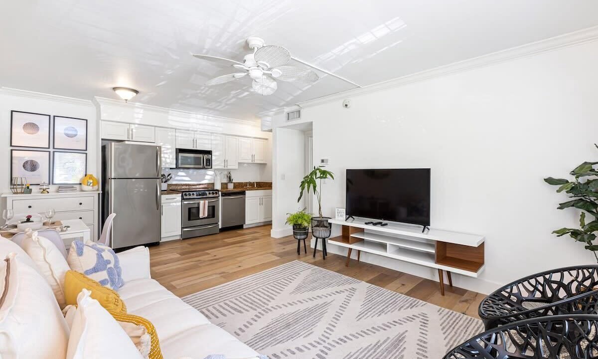 Photo of Livingroom in Hendricks and Venice Isles