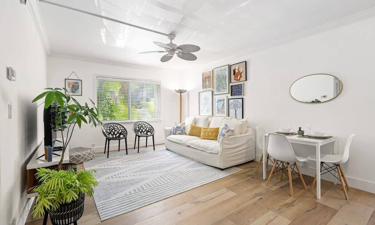 Photo of Livingroom in Hendricks and Venice Isles