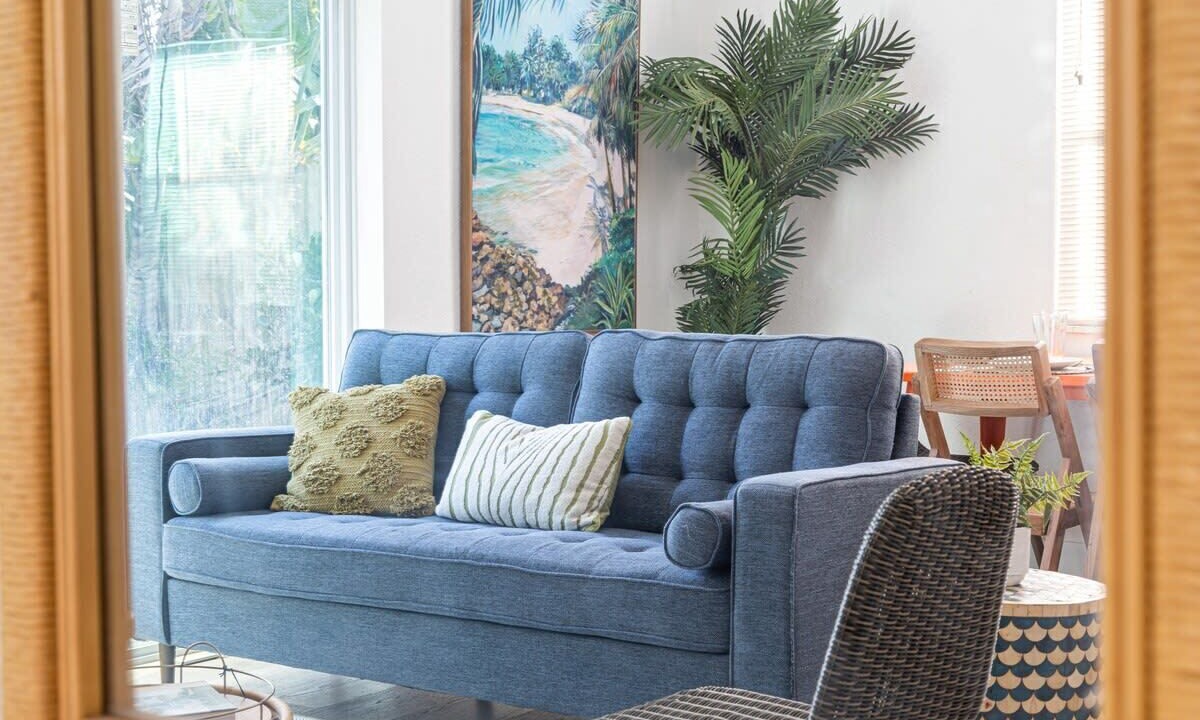 Photo of Livingroom in Sailboat Bend