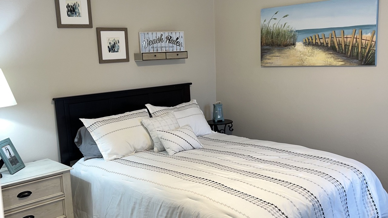 Photo of Bedroom in Foley