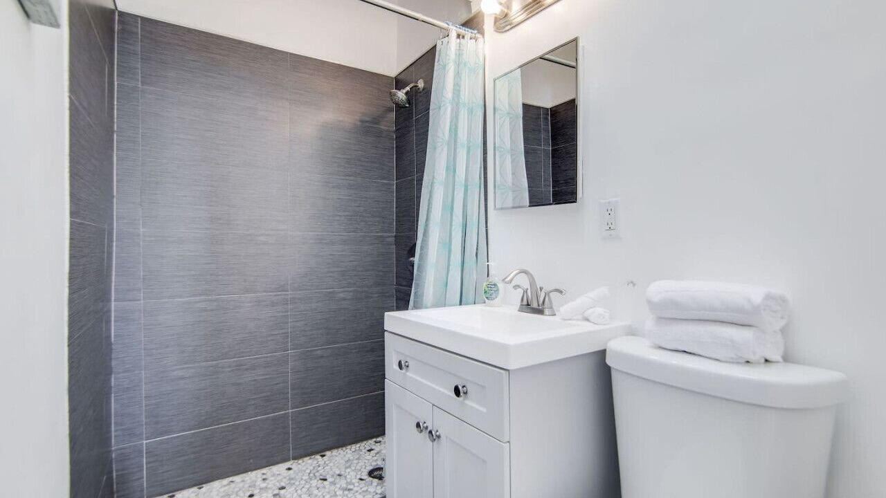 Photo of Bathroom in South Pointe
