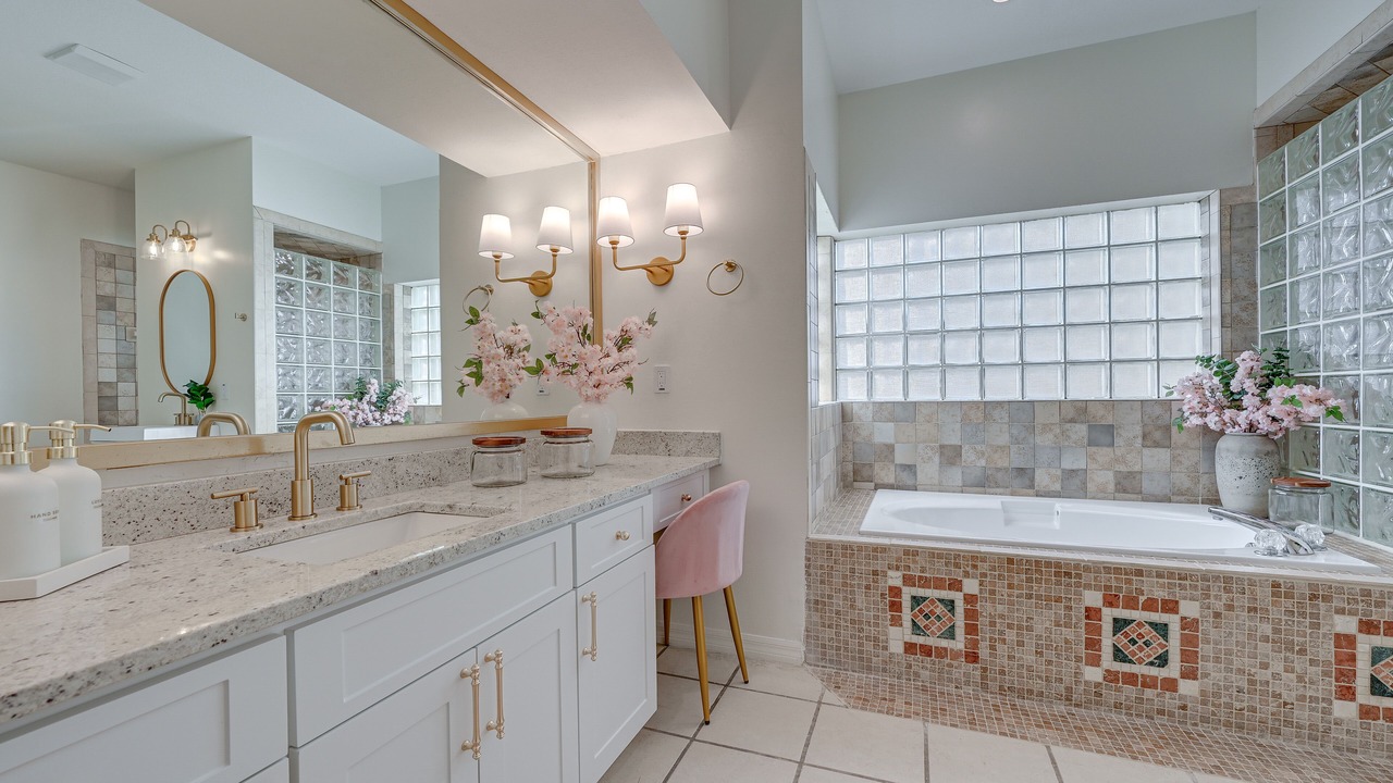 Photo of Bathroom in Valrico
